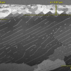 Querschnitt einer mechanisch belasteten Stahlprobe, FIB-Bild